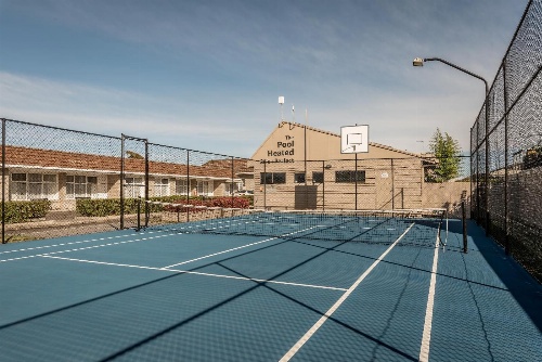 Barclay Motor Inn image 1