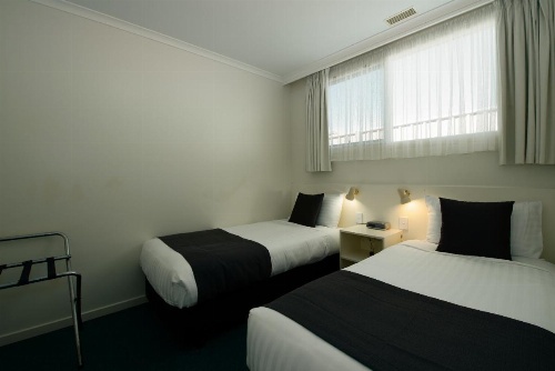 Barclay Motor Inn image 7